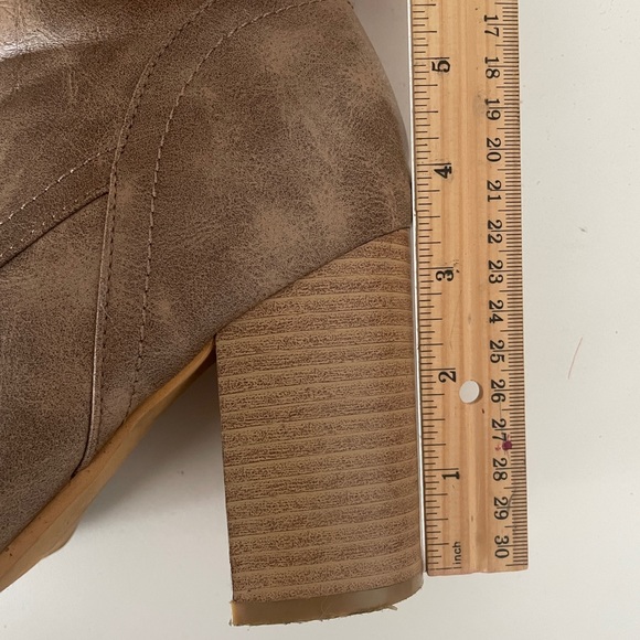 Taupe tan ankle booties - Picture 5 of 5